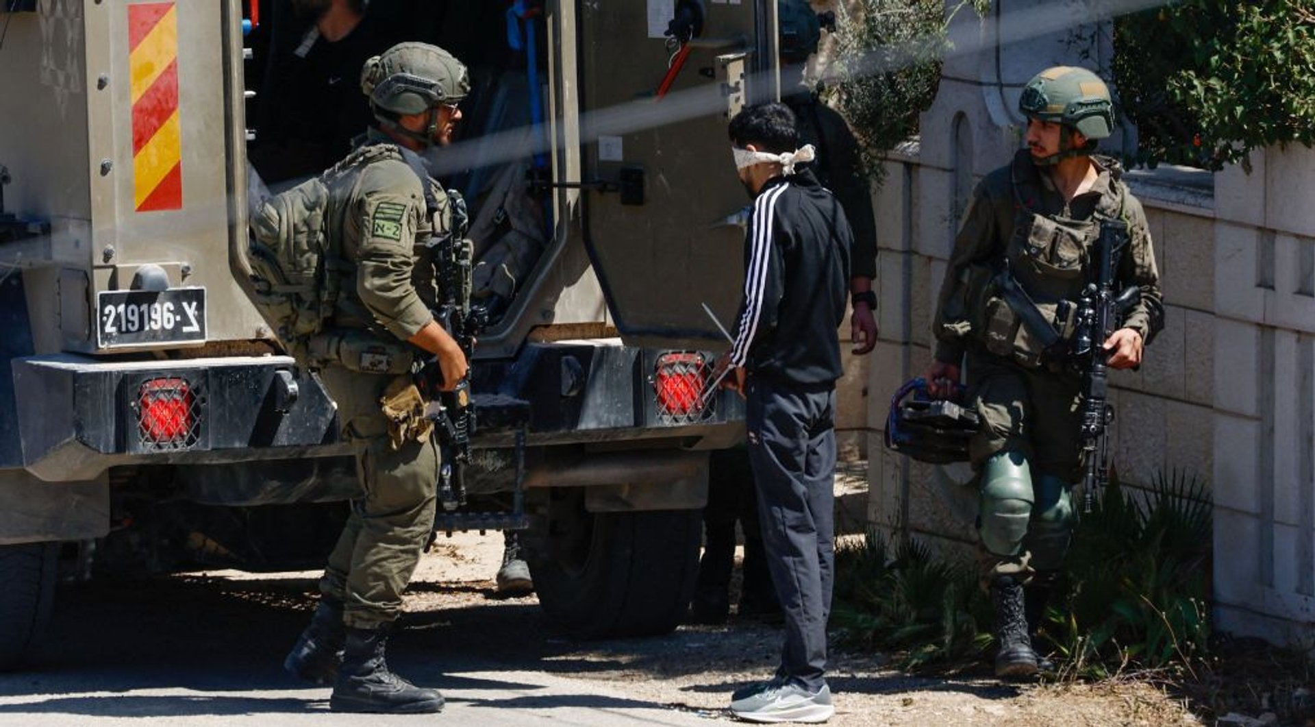 Video thumbnail for Israeli forces lay siege to West Bank town, detain at least 53 Palestinians