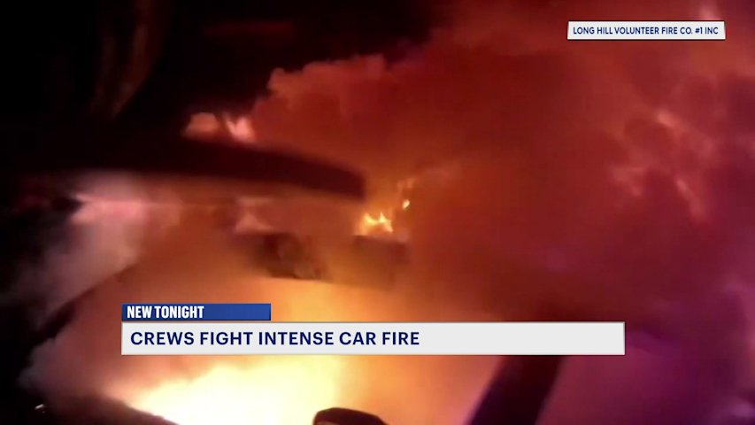 Video thumbnail for Car catches fire in Trumbull