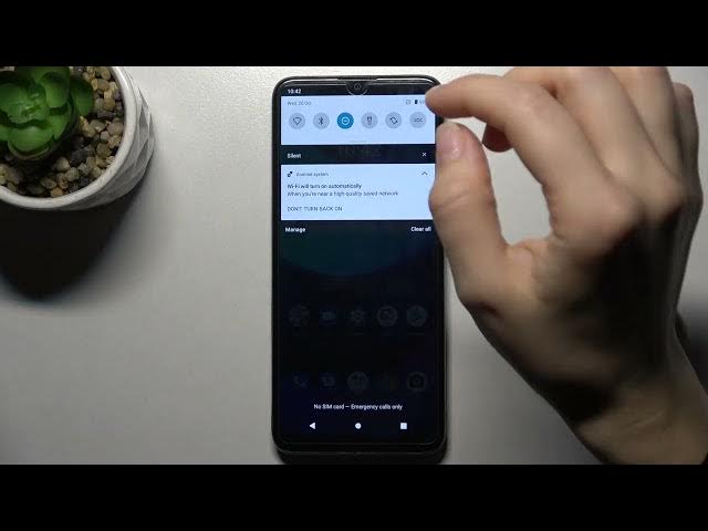 Video thumbnail for How to Switch On the Flashlight on MOTOROLA Moto E20
