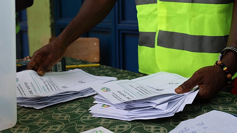 Video thumbnail for Guinea-Bissau votes 'yes' in referendum for new constitution