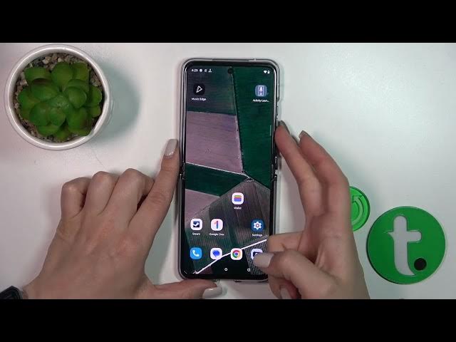 Video thumbnail for How to Turn Off the Always On Display Function on MOTOROLA Razr 40 Ultra - Muviz Edge App
