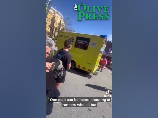 Video thumbnail for Ambulance blocked by Barcelona Marathon runners