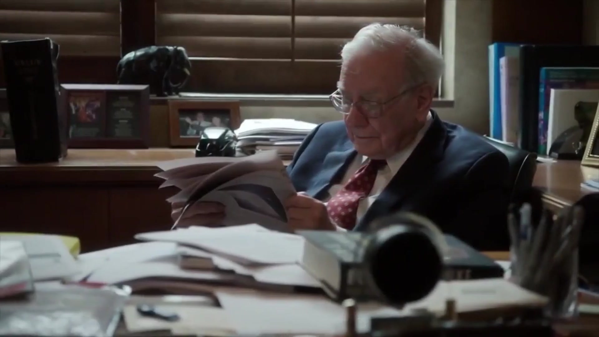 'Video thumbnail for Cooper Academy: warren buffett's latest stock picks: occidental petroleum & beyond'