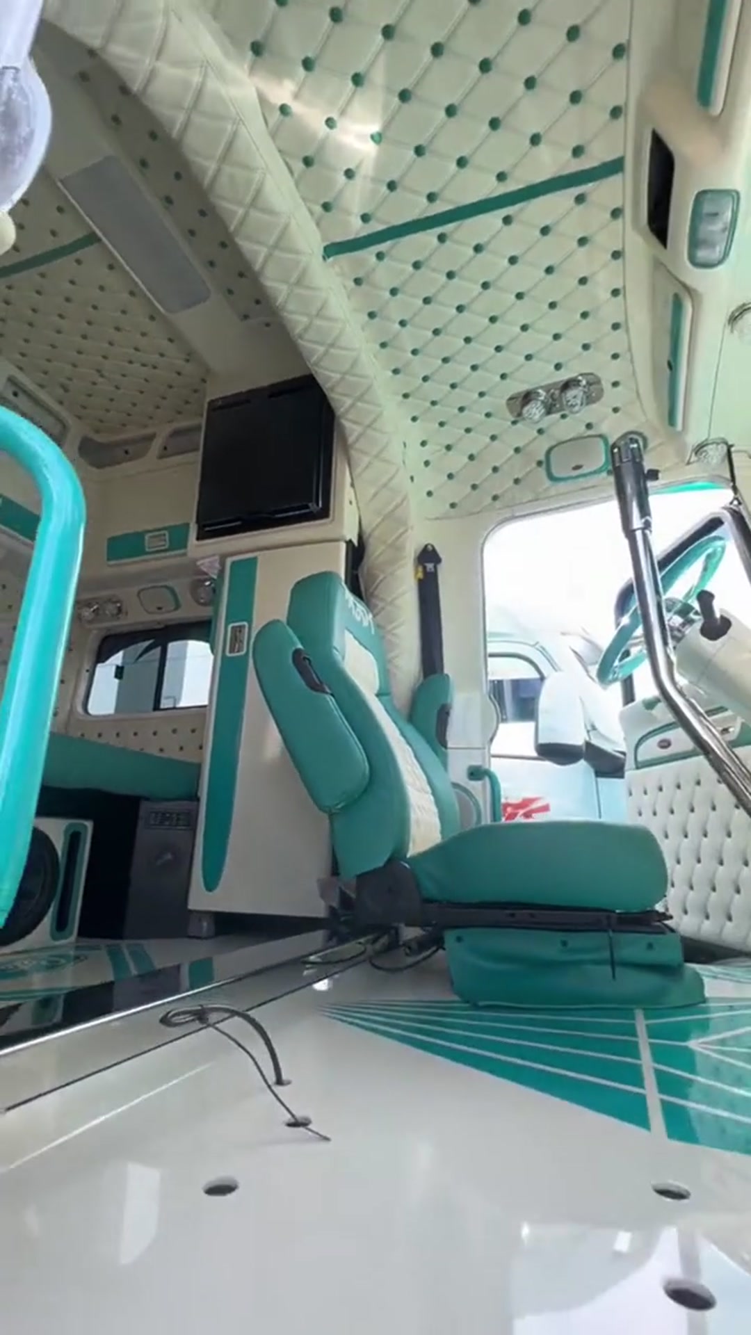 Video thumbnail for 5b680de6e838e8ed3afea30d5f179301