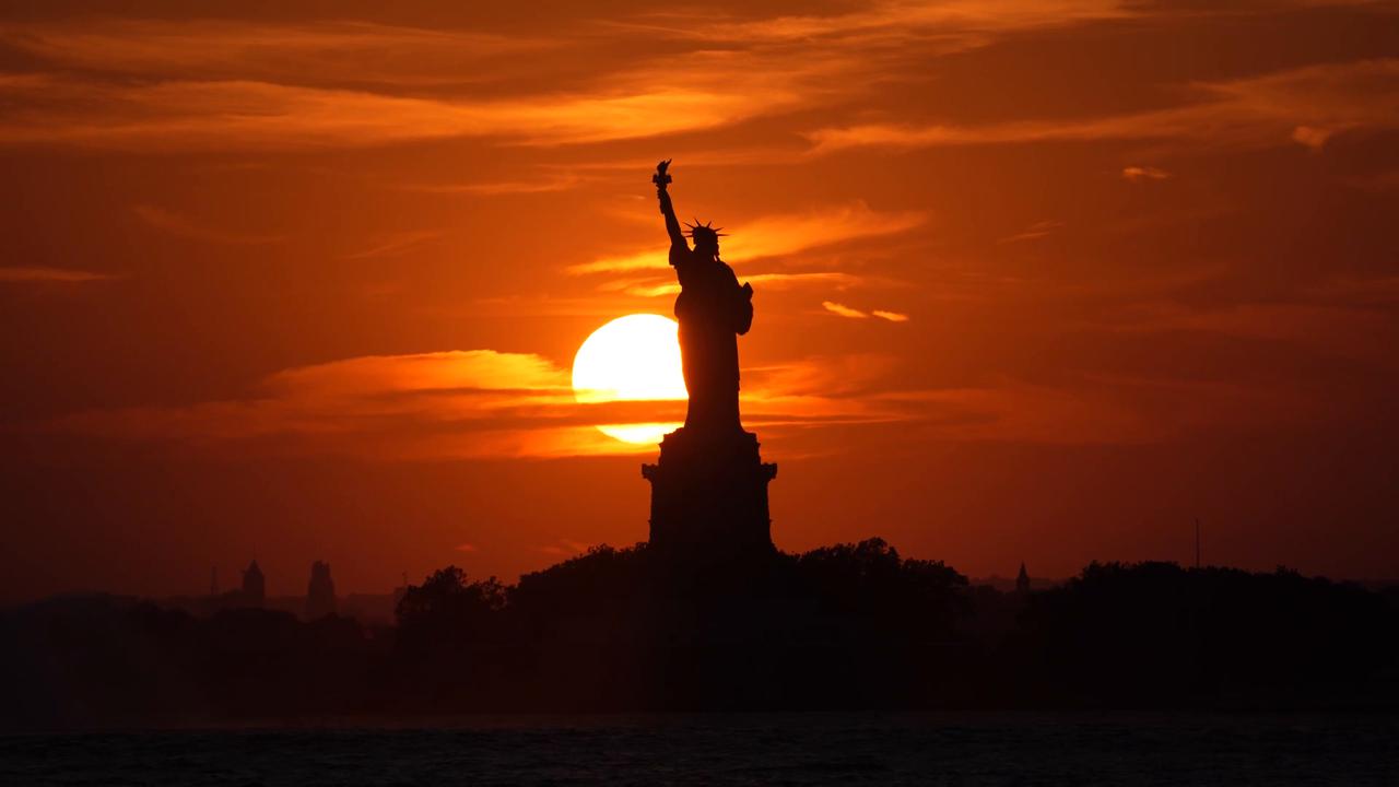 Video thumbnail for US: Canadian wildfire smoke forecast to impact New York City.