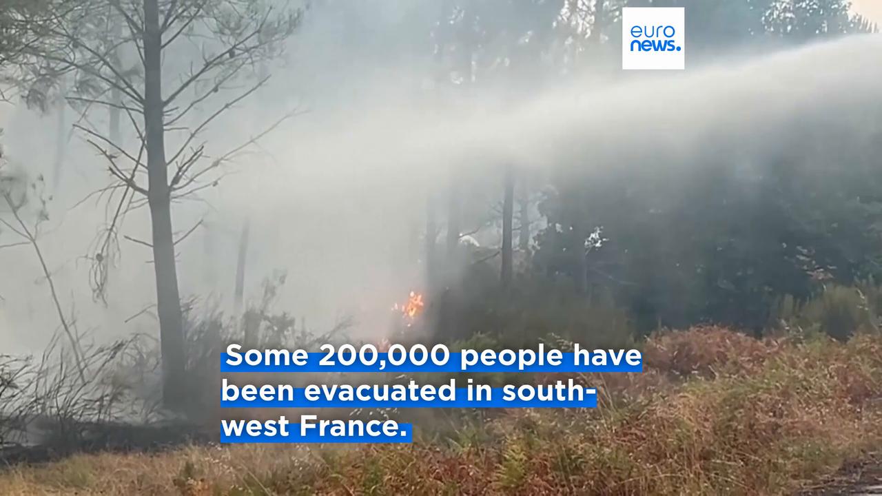 Video thumbnail for Evacuations ordered in Bordeaux suburbs as wildfires continue to ravage southern Europe