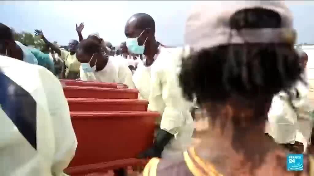 Video thumbnail for DR Congo: Ebola burial teams race against time