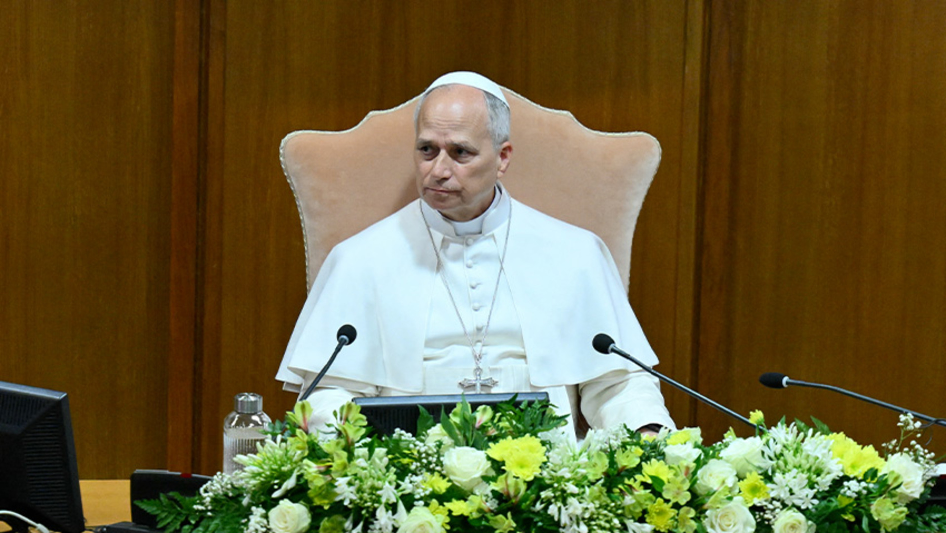 Video thumbnail for Pope Leo calls for ‘disarming’ of artificial intelligence