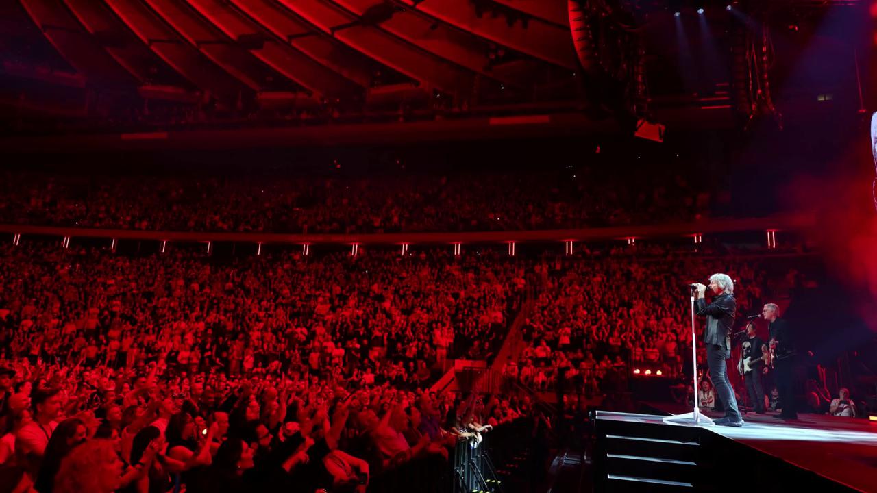 Video thumbnail for UNCAPTIONED: Jon Bon Jovi abruptly ends New York City concert due to illness.