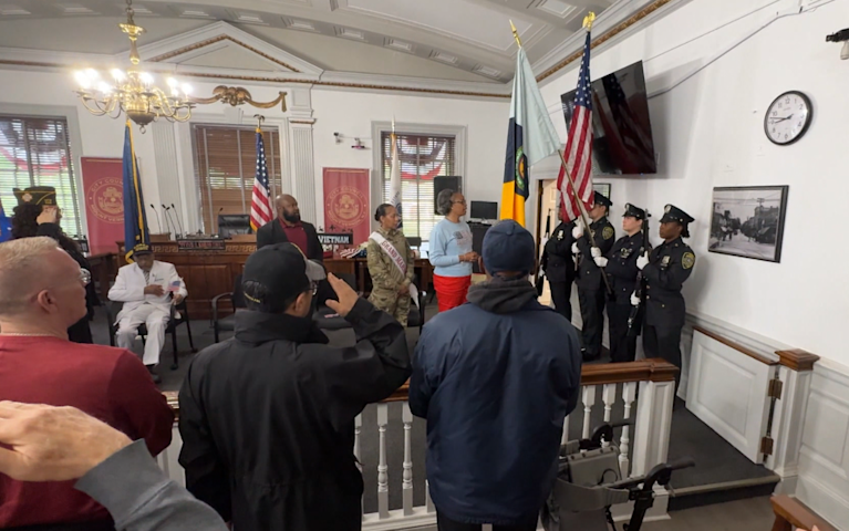Video thumbnail for Mount Vernon honors fallen service members despite rainout parade