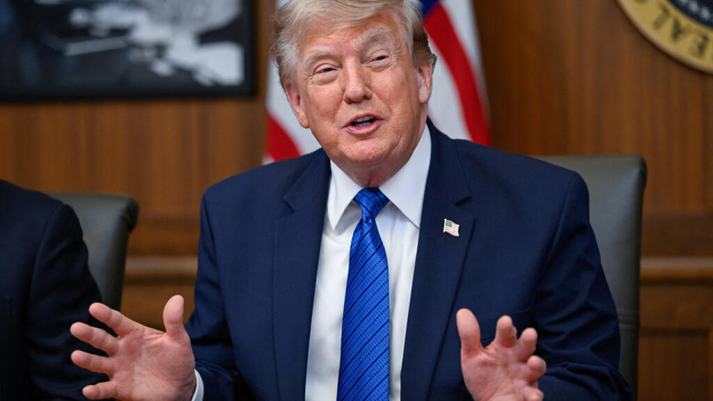 Video thumbnail for Replay: US President Donald Trump addresses Cabinet meeting