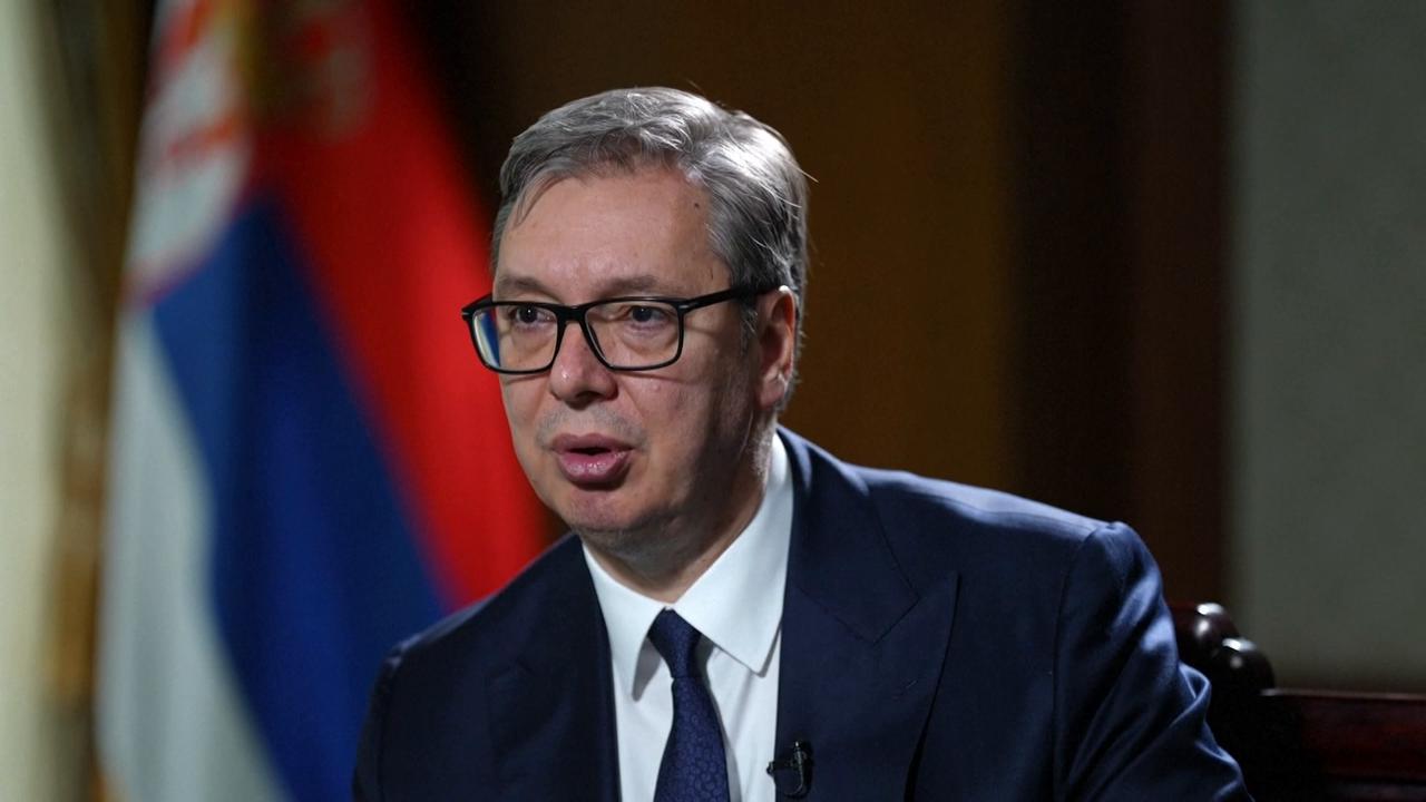 Video thumbnail for China: Serbian president calls China "gravity center of stability".