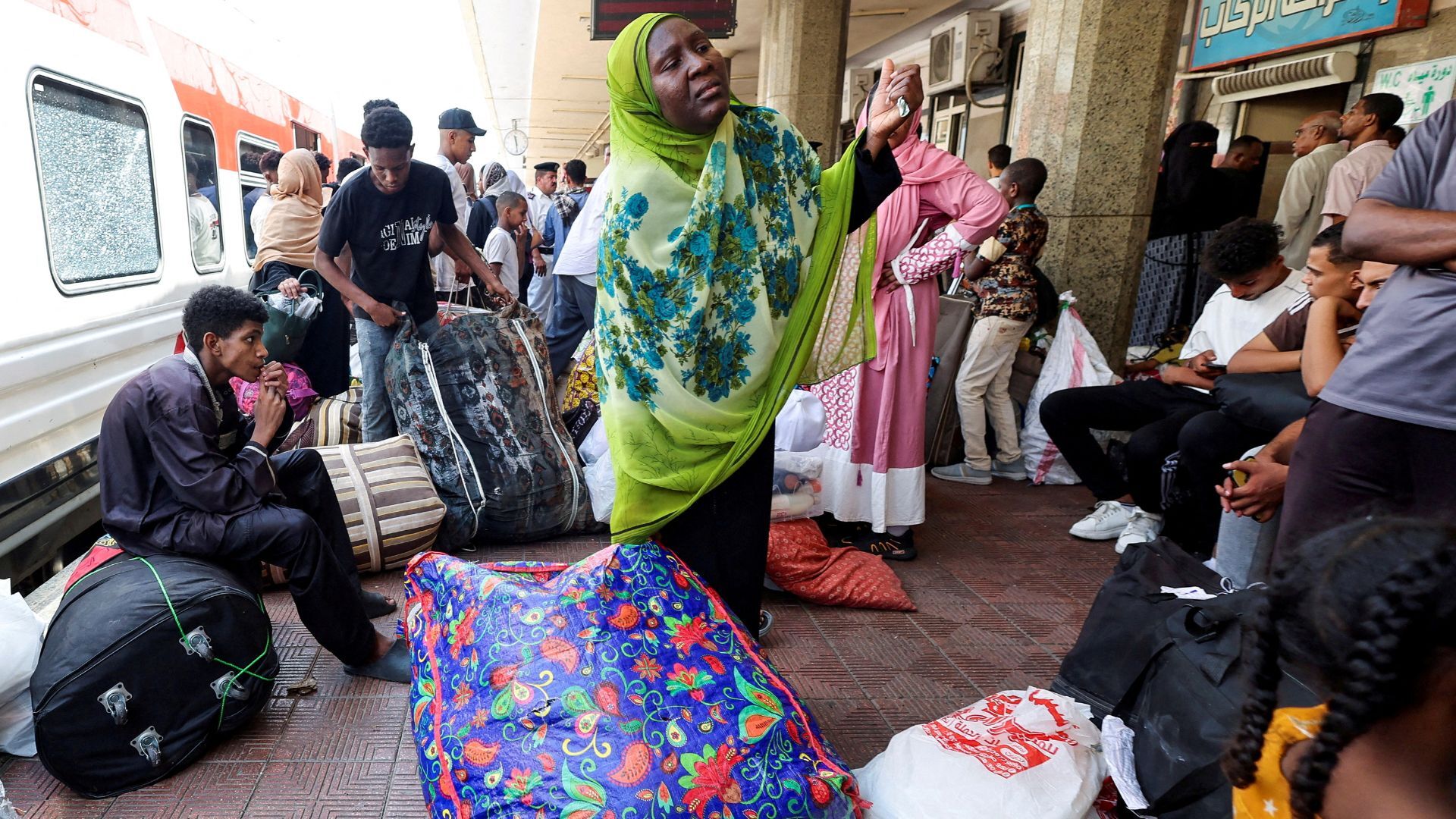 Video thumbnail for Sudanese returnees rebuild lives in battered Khartoum after years of war