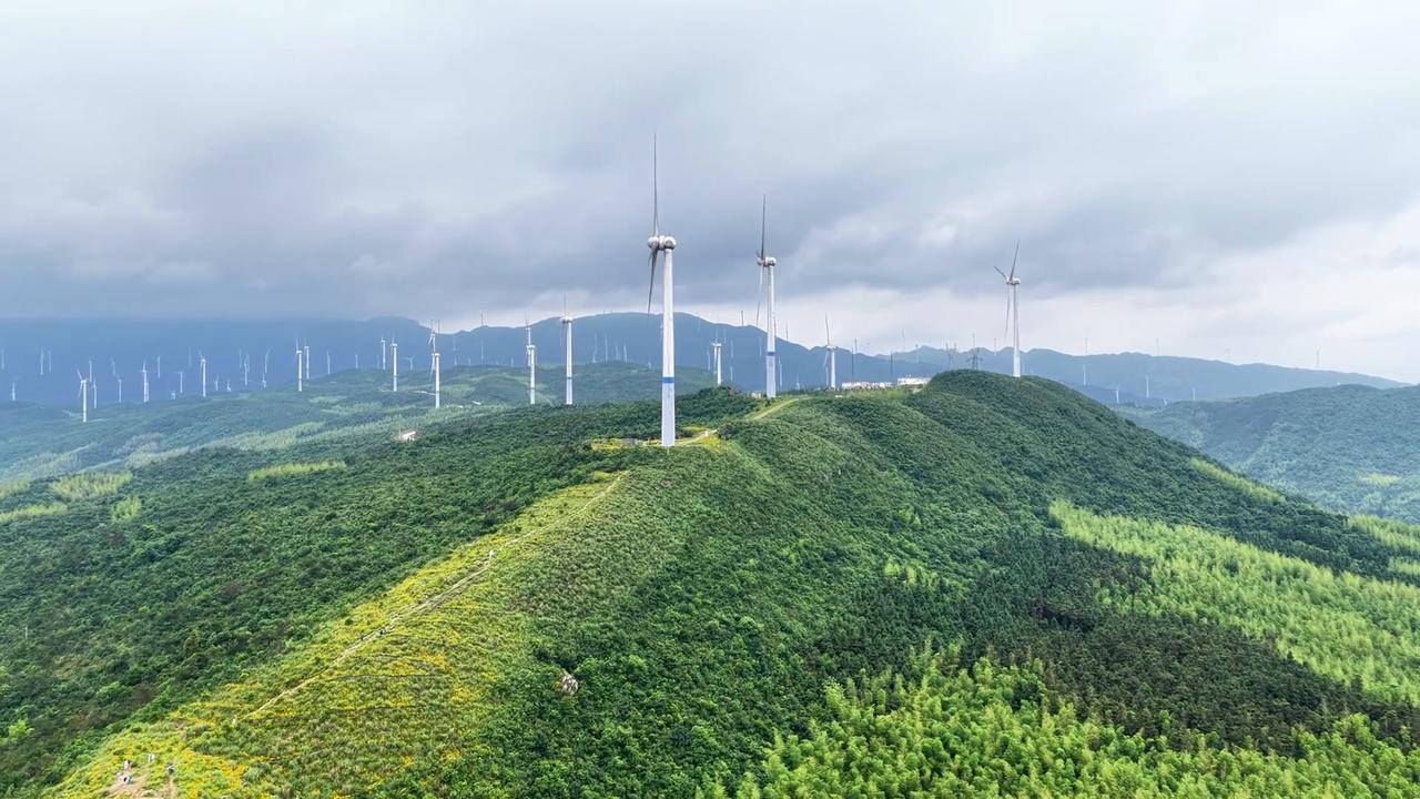 Video thumbnail for China: Qiuping Wind Farm 4.