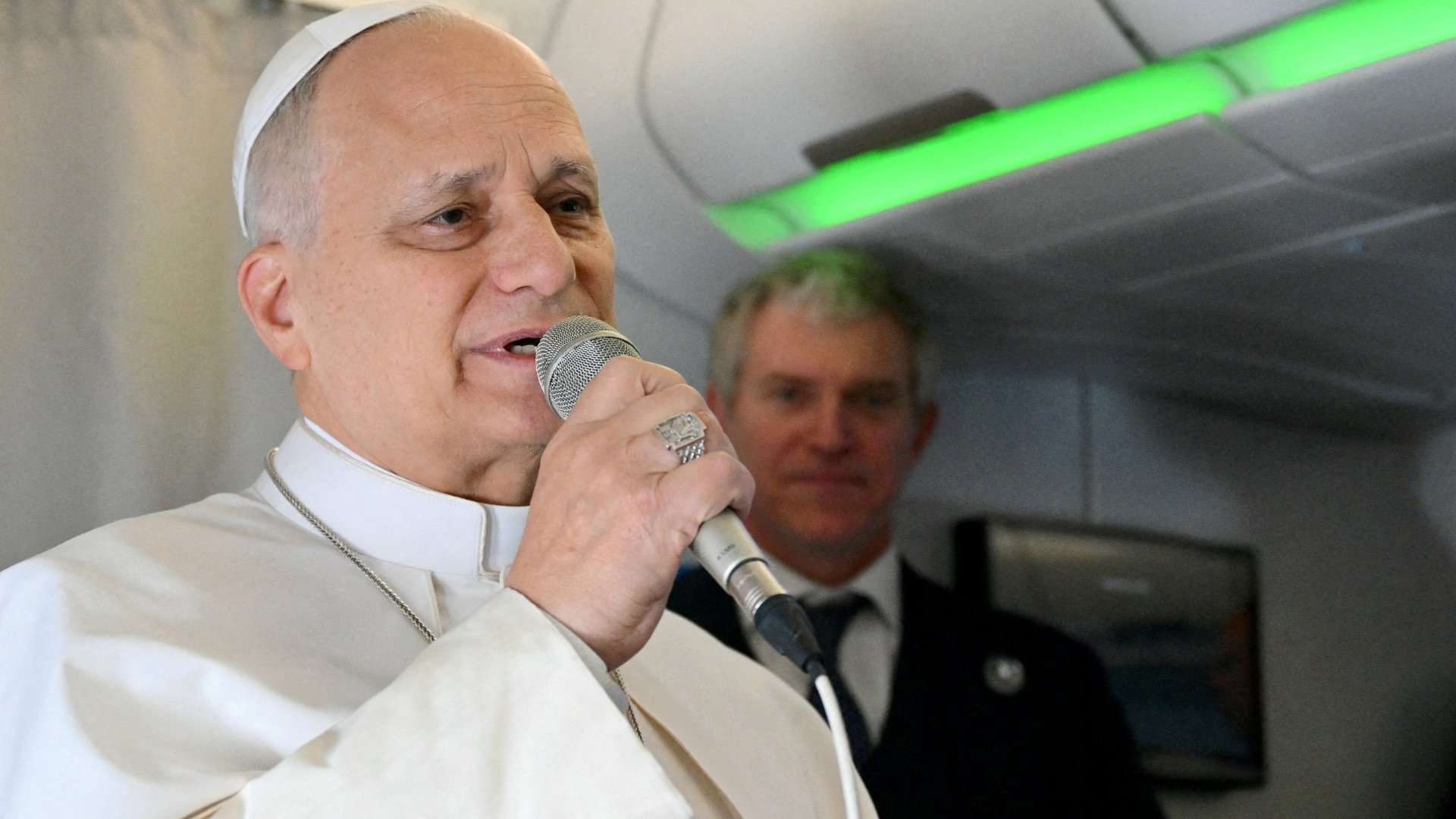 Video thumbnail for Pope Leo XIV in Cameroon: Crowds welcome pontiff as he begins three-day visit