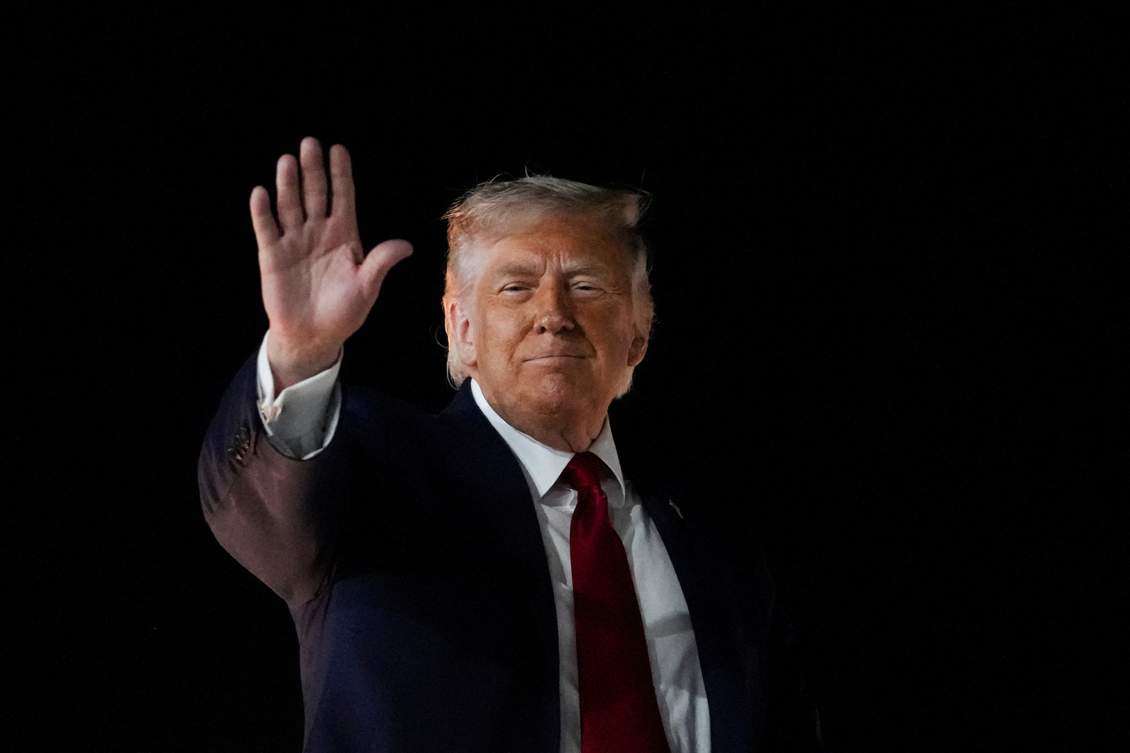 Video thumbnail for Trump says Iran deal in ‘final throes’