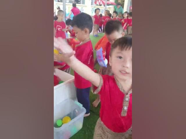 Video thumbnail for lâm chơi bóng