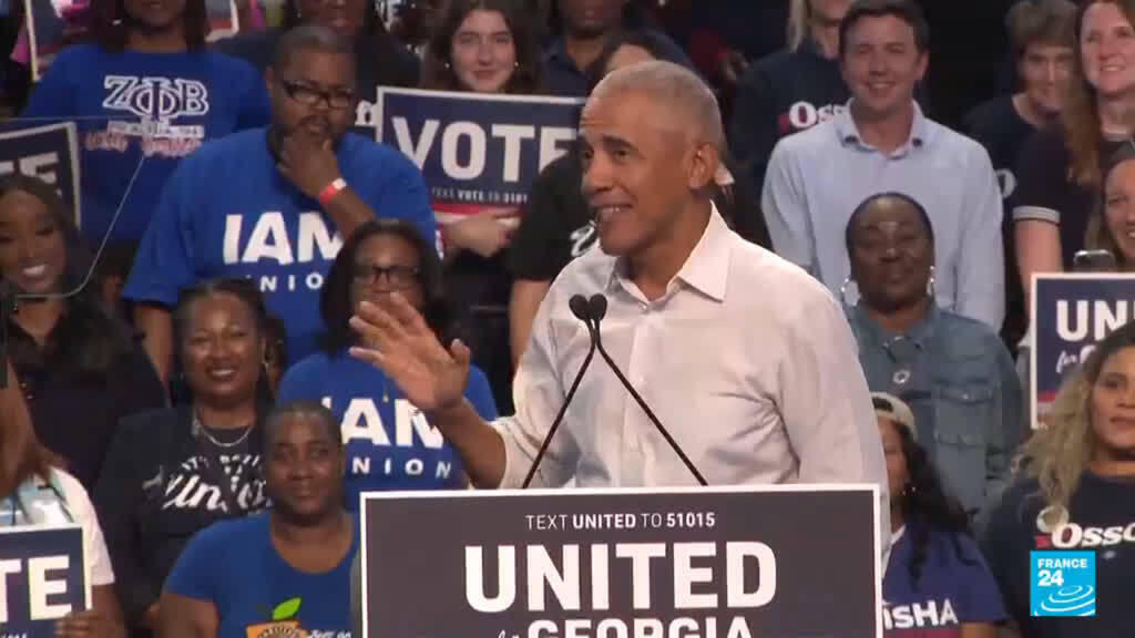 Video thumbnail for Trump and Obama trade barbs in closing week of US midterm election