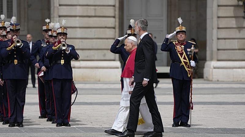 Video thumbnail for Pope Leo XIV praises Spain for its stance on Gaza, Iran, and Ukraine