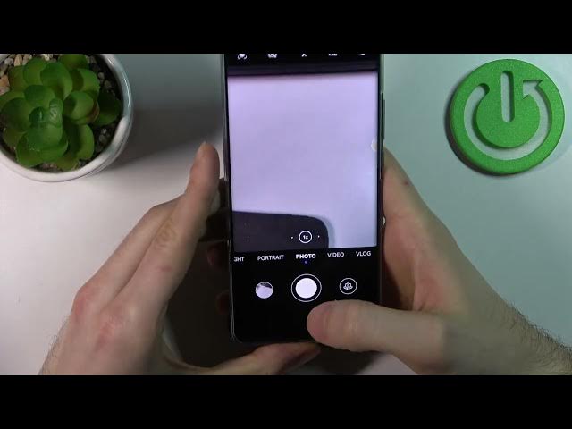 Video thumbnail for How to Take Burst Shot on HUAWEI NOVA 10 – Manage Camera Options