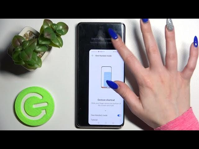 Video thumbnail for How to Enter One Handed Mode in Honor 50 - Manage One-Handed Feature