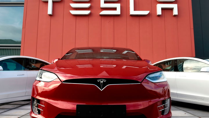 Video thumbnail for Who Will Control the Future of Driverless Cars?