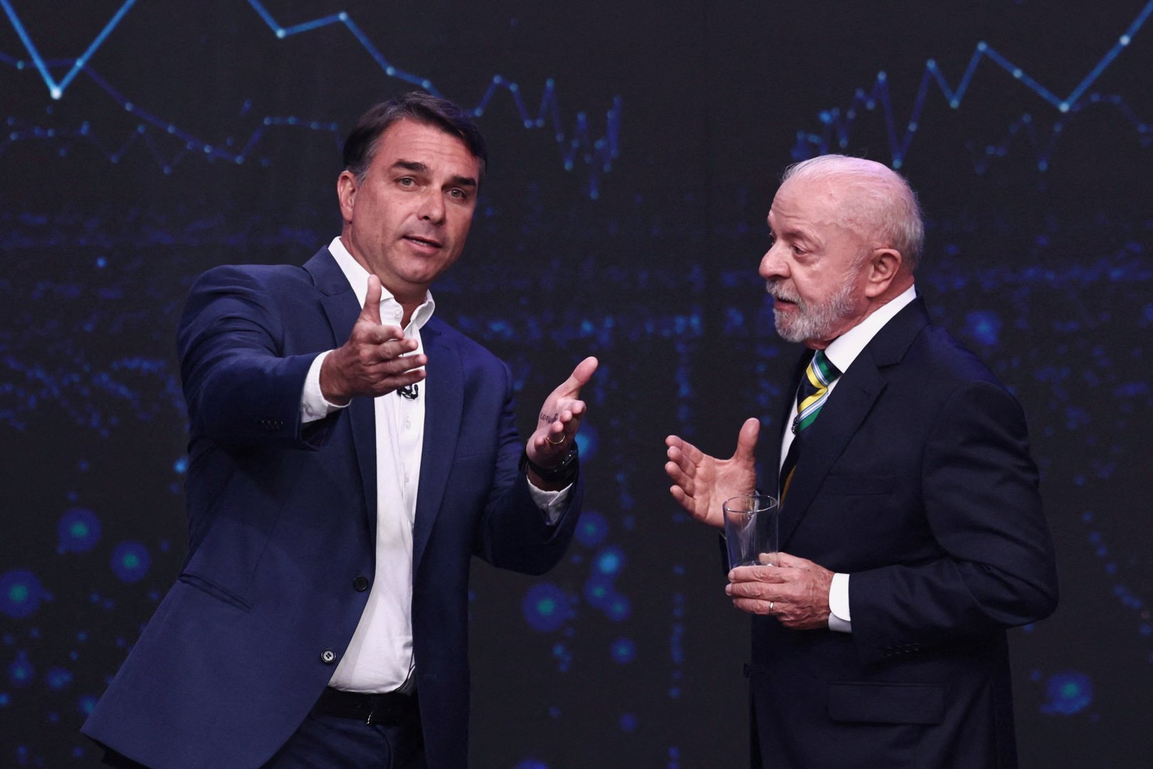 Video thumbnail for Brazil’s candidates hold final rallies before knife-edge run off