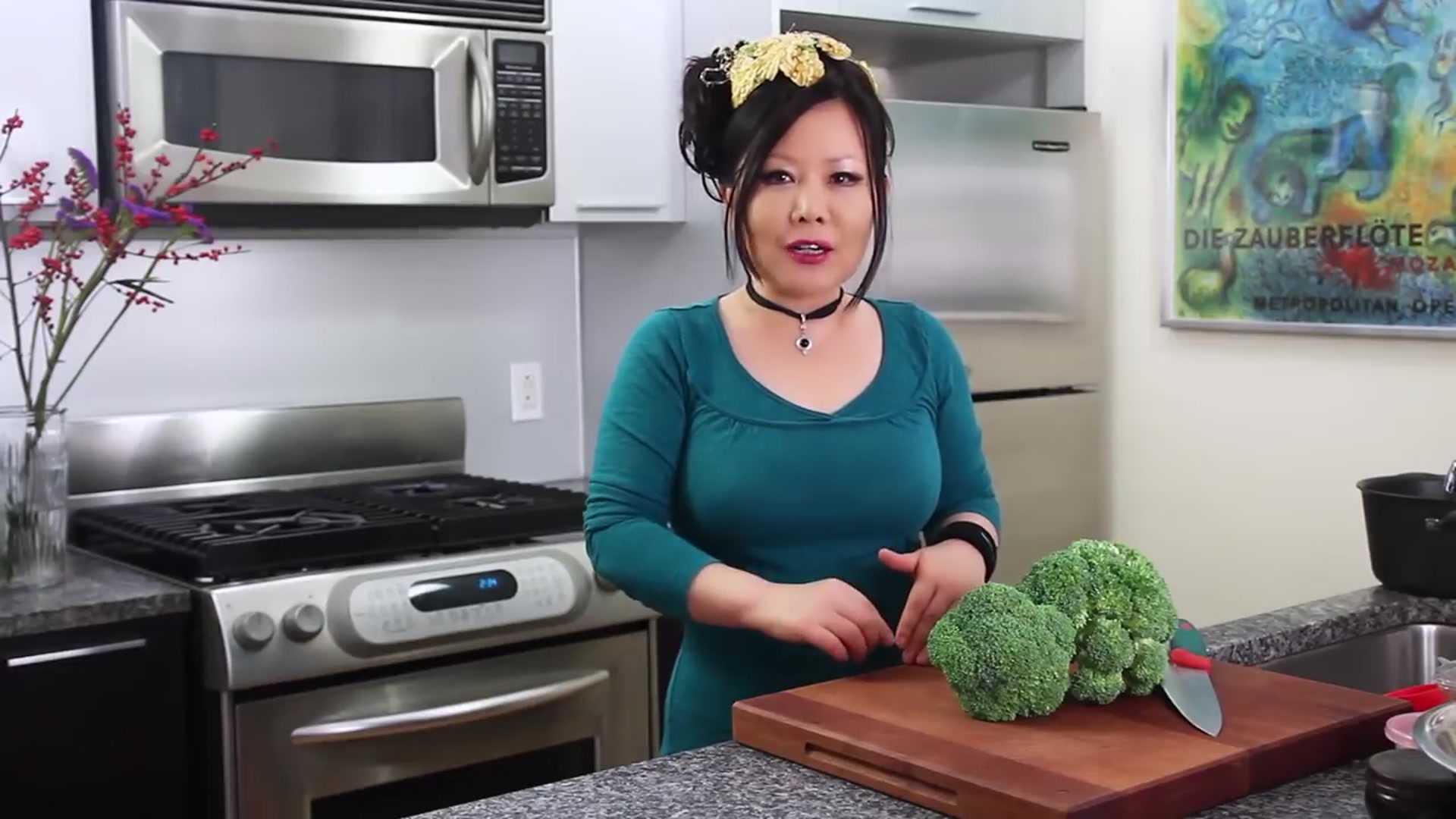 Video thumbnail for Broccoli Tree Salad (브로콜리 샐러드)(720P HD)