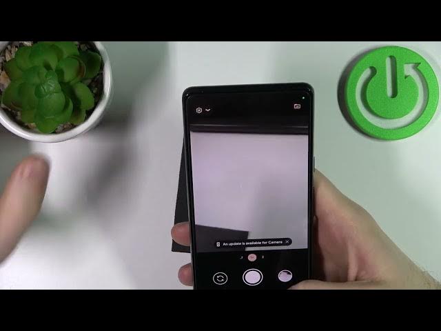 Video thumbnail for How to Take Live Photo in GOOGLE Pixel 7