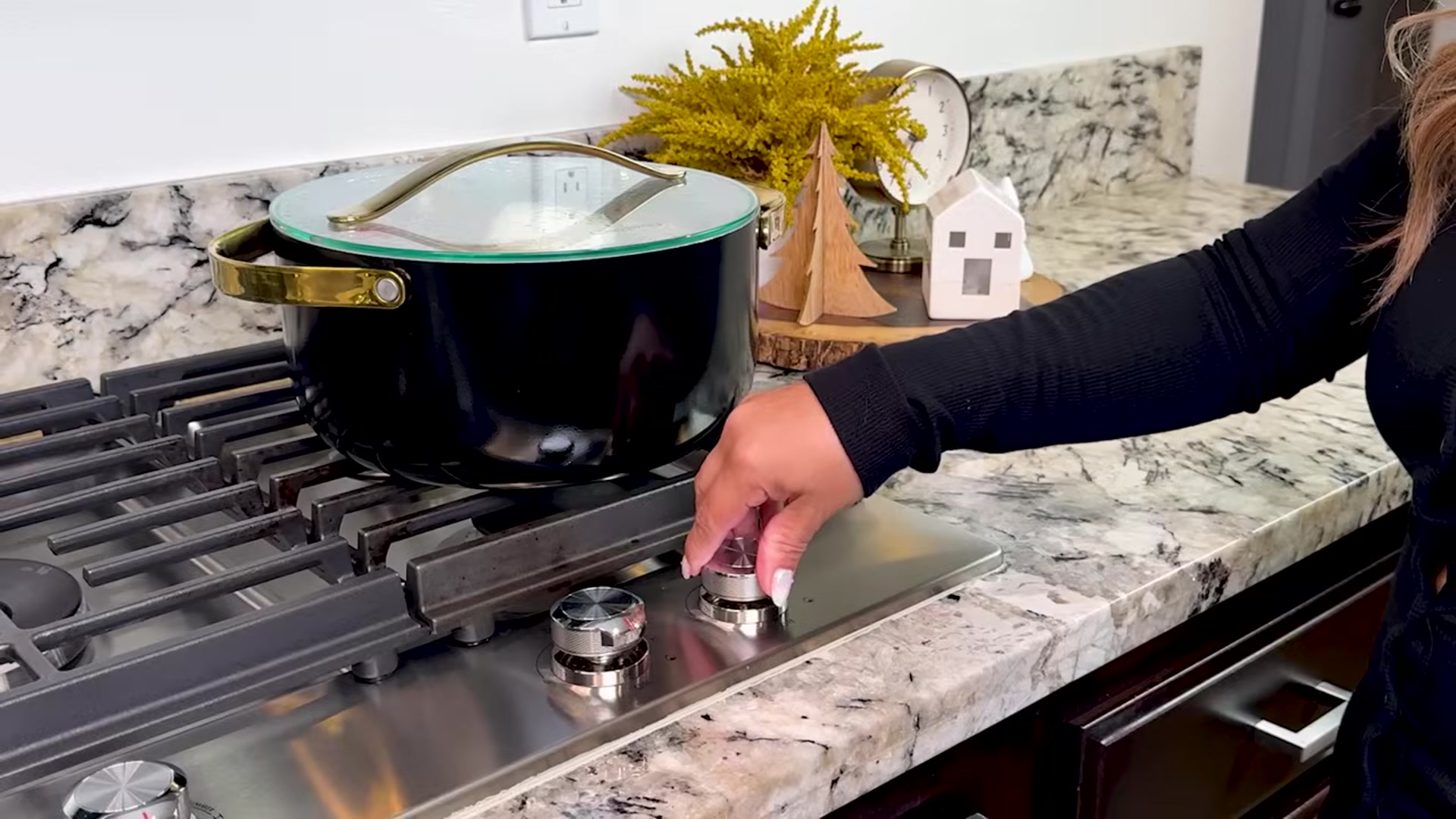 Video thumbnail for The best Tamales Rojos de Puerco con Chile Colorado Red Pork Tamale Recipe(720P_HD)