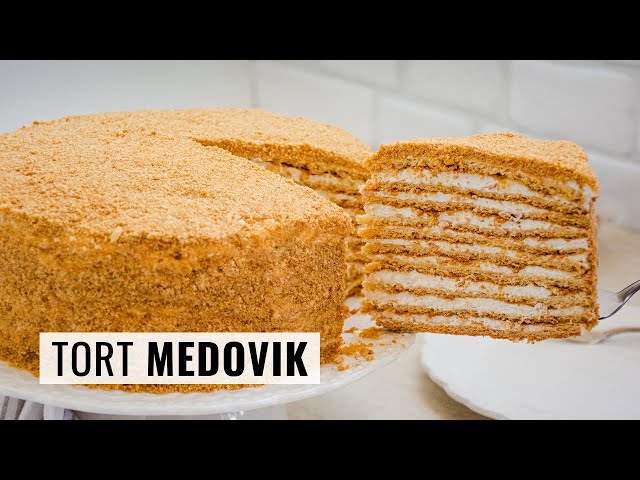 'Video thumbnail for Cel mai simplu și cel mai elegant tort: Tort Medovik cu miere și smântână | Bucate Aromate'