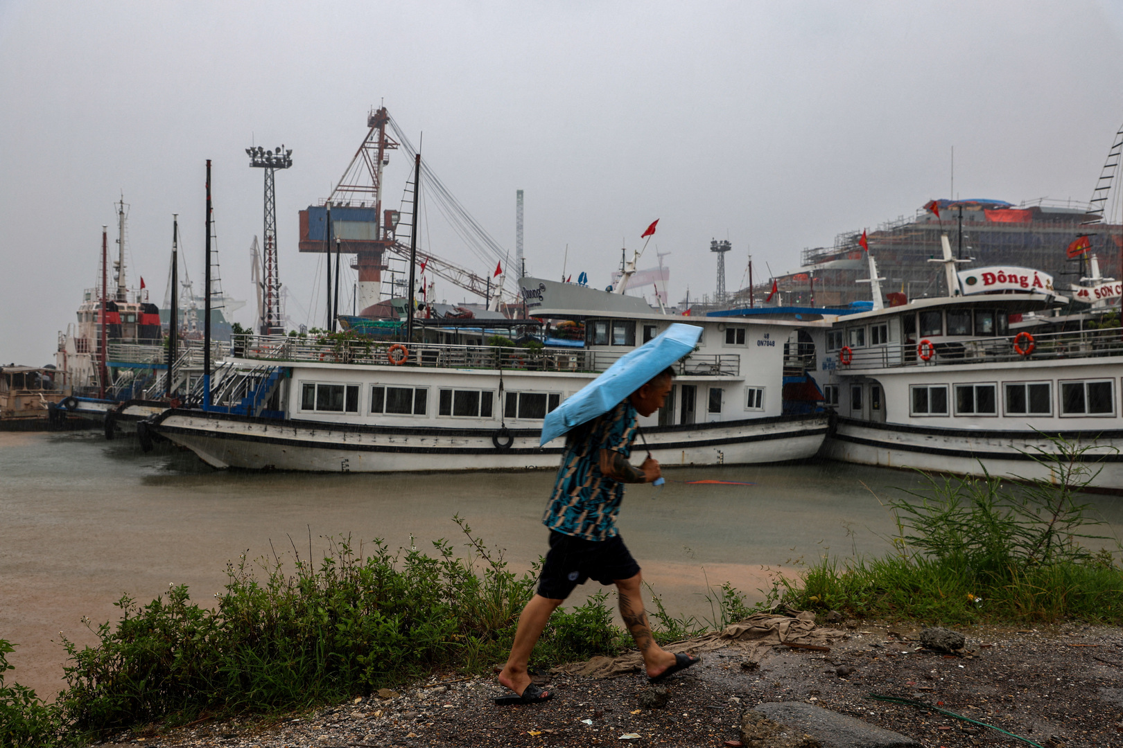 'Video thumbnail for Vietnam on high alert ahead of Typhoon Wipha'