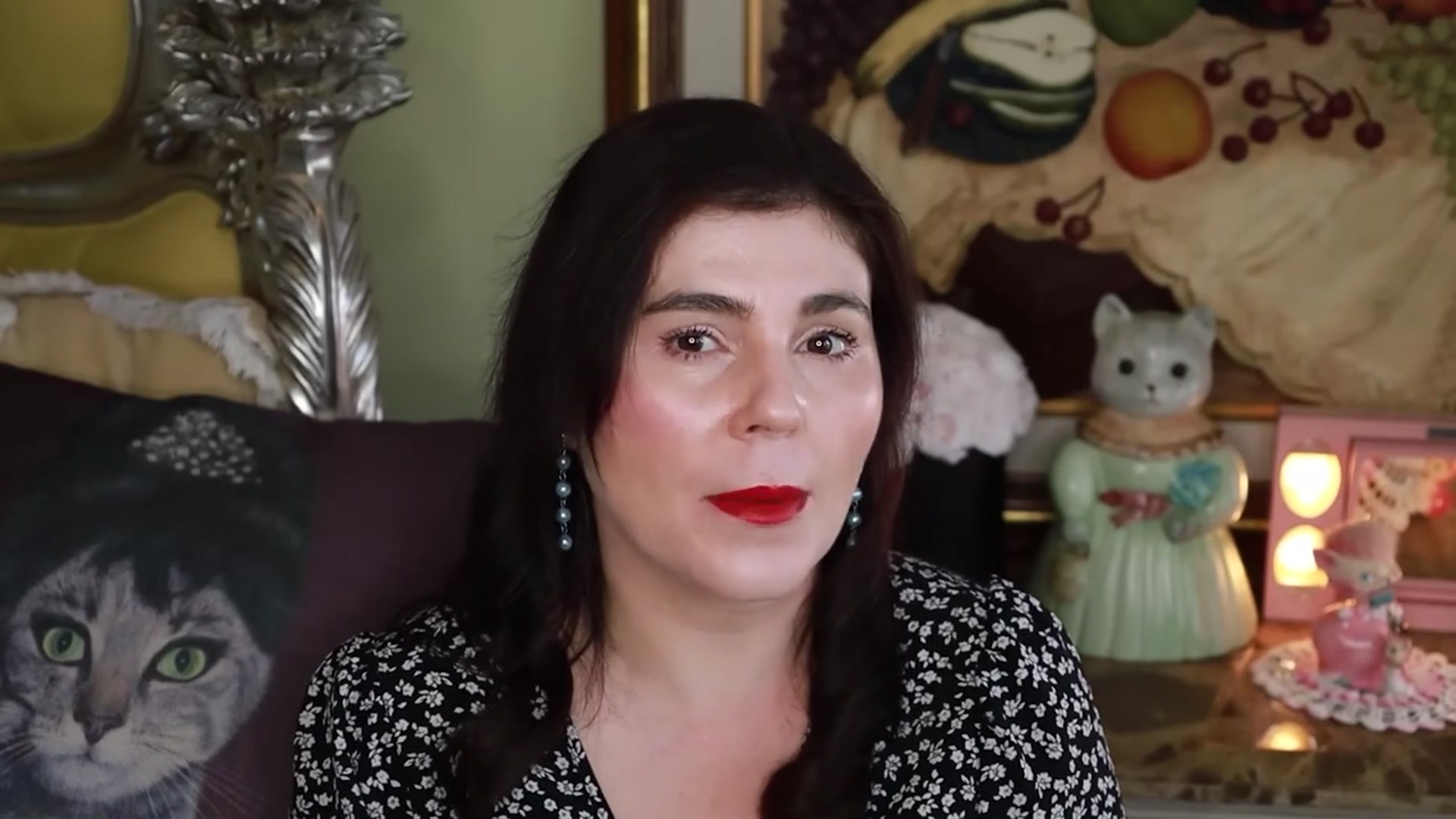 Video thumbnail for Audrey Hepburn’s 5-Product Beauty Secret: The 1950s Capsule Face