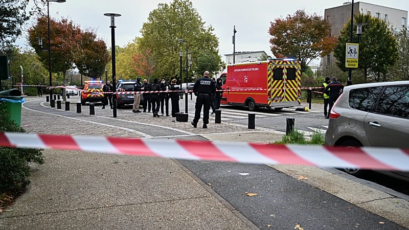 Video thumbnail for Suspect in Paris shooting moved to police psychiatric unit
