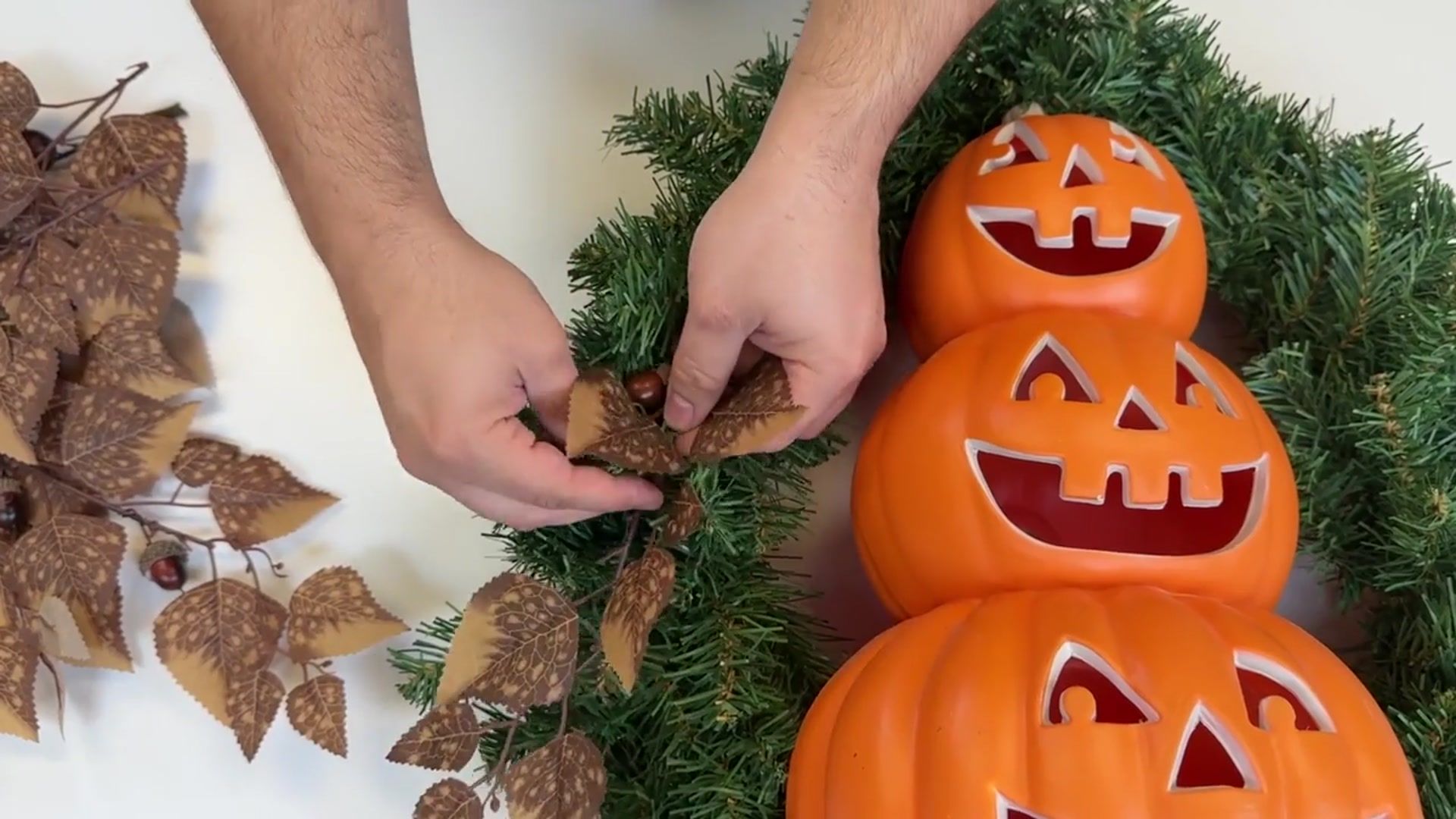 'Video thumbnail for The last minute Halloween idea everyone's copying this year!'