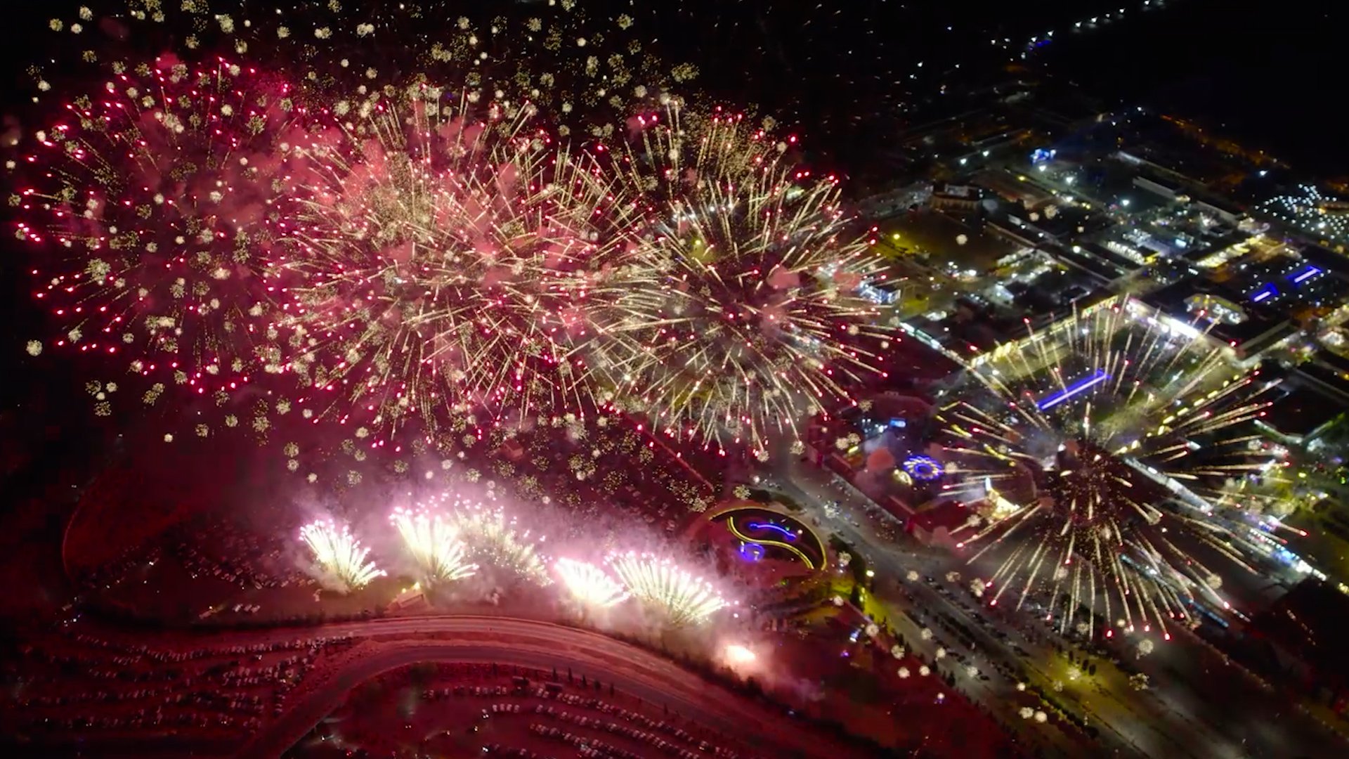Video thumbnail for Spectacular fireworks over Damascus as ‘Syria Shines Again’