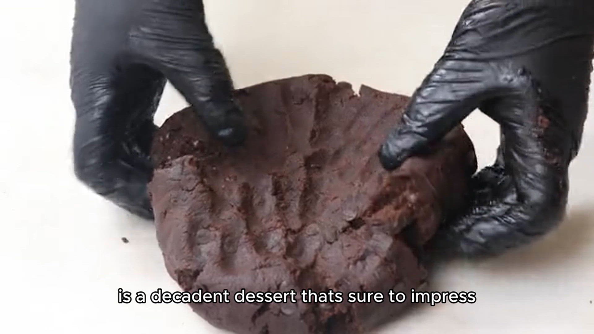 Video thumbnail for Chocolate lava cake