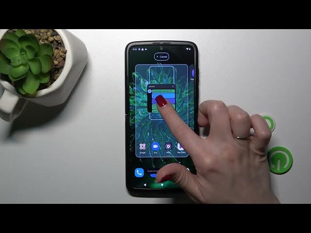 Video thumbnail for Motorola Razr 2022  - How To Add & Remove Home Screen Widgets