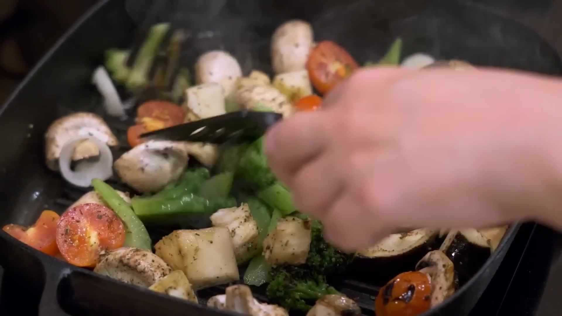 Video thumbnail for Here's How To Tell If Your Mushrooms Have Gone Bad