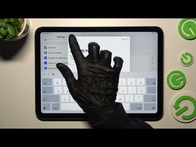 Video thumbnail for How to Set Up a Screen Lock on the iPad 10th Gen - Enable the Passcode
