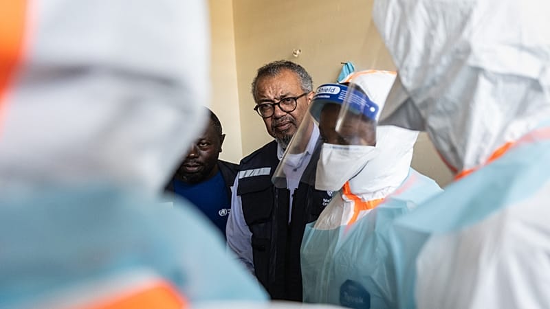 Video thumbnail for Clinic in DR Congo's Ebola epicenter 'overwhelmed' with patients