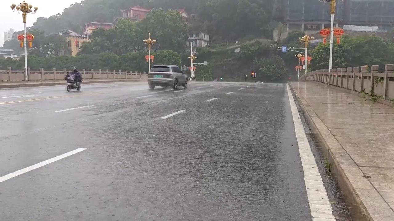 Video thumbnail for China: Typhoon Saudel strengthens again as winds, rain persist.