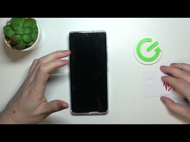 Video thumbnail for Hand Size Comparison - What is the size of the XIAOMI 13 Pro