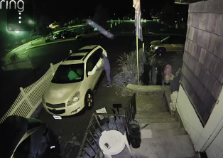 Video thumbnail for Exclusive surveillance video captures suspect accused of breaking into car, targeting others in Mamaroneck