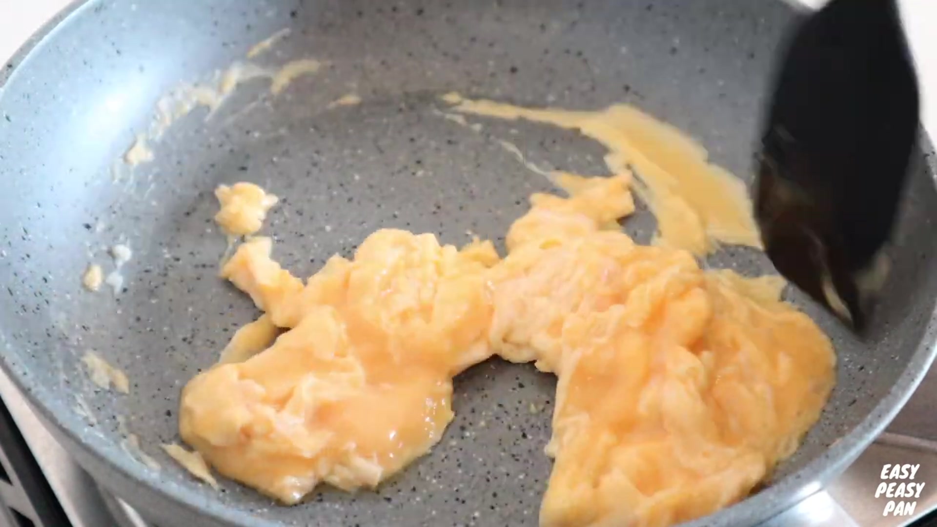 Video thumbnail for VIRAL TIKTOK NORI WRAP   FOLDED KIMBAP SUSHI WITH FRIED CHICKEN   EGG(720P HD)