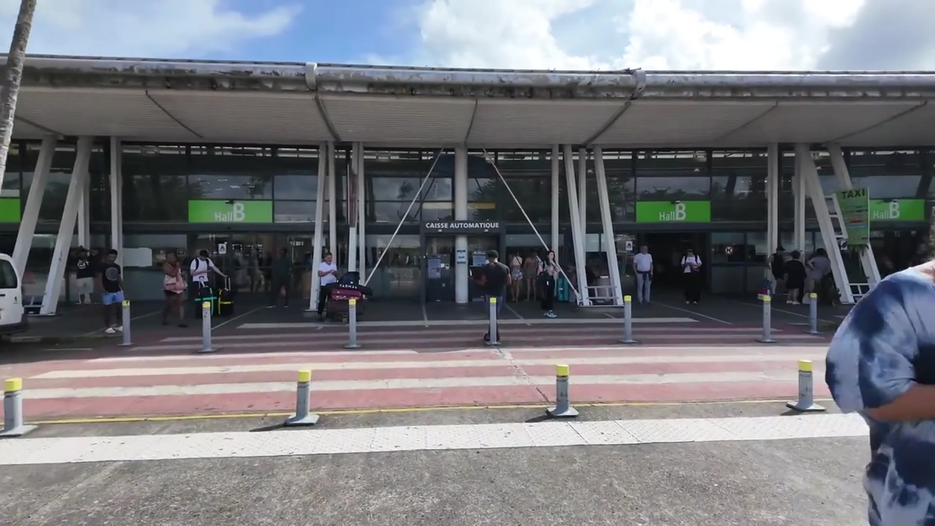 'Video thumbnail for Martinique Airport Departure on Air Caraibes / Sky High Airlines'