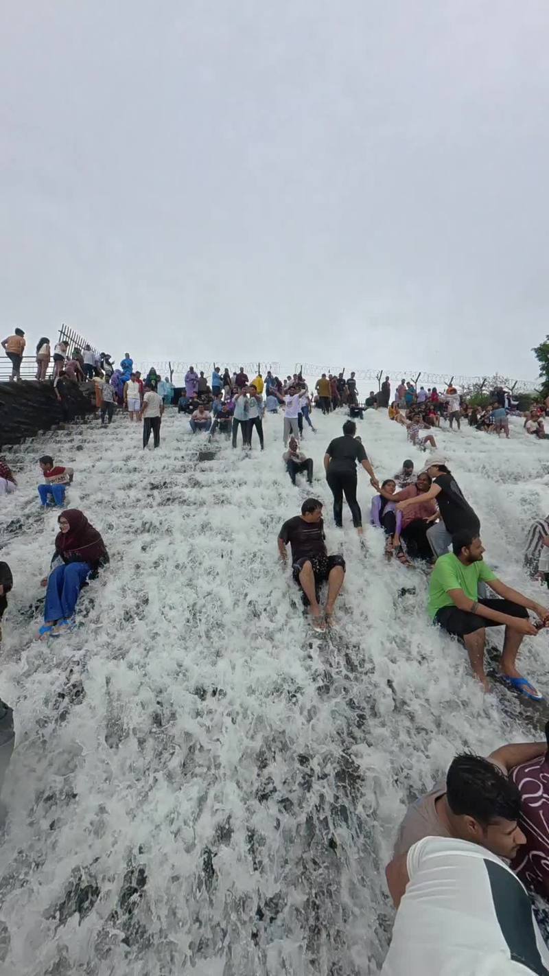 Video thumbnail for Monsoon Rush at Overflowing Bhushi Dam in Lonavala