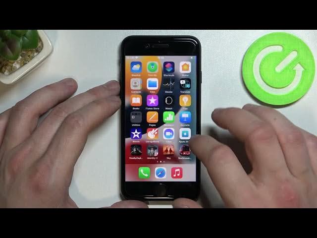 Video thumbnail for How to Manage Message Icon on Home Screen in iPhone SE 2022 – Remove / Restore Message Icons