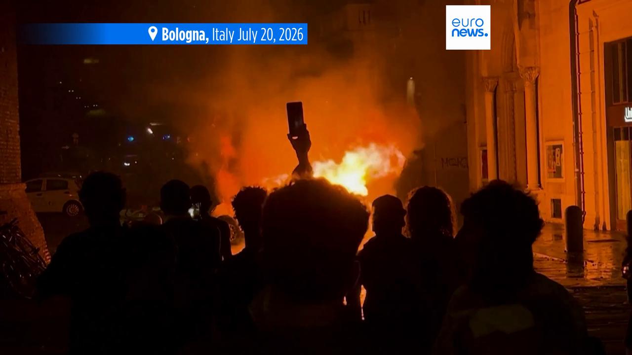 Video thumbnail for Anger mounts in Italy after Moroccan man dies under police restraint while pleading for help