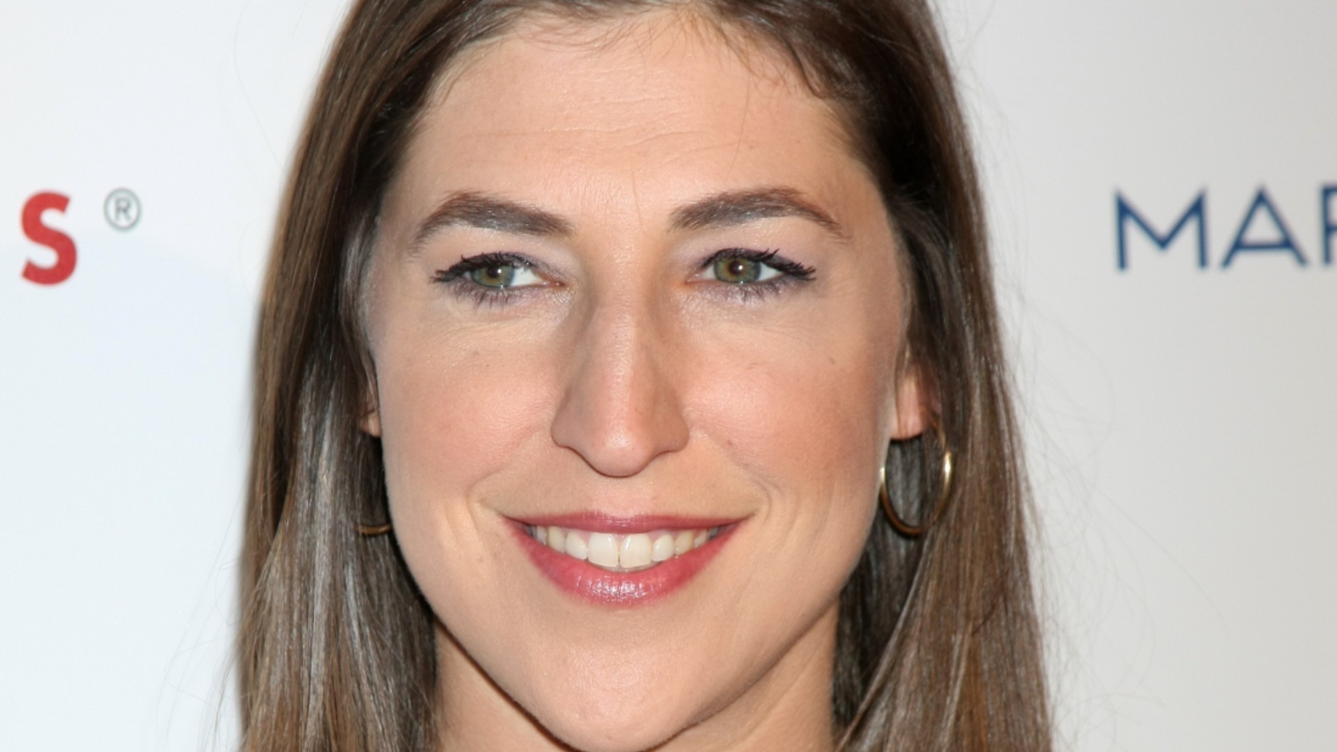 Video thumbnail for Mayim Bialik's Transformation Is Seriously Stunning